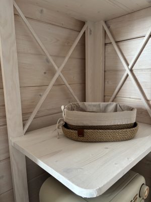 хлебница с крышкой